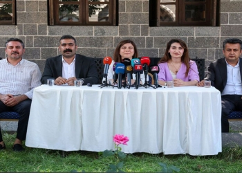 Hevşaredarê bajarê mezin ê Diyarbekirê Doğan Hatun dest ji karê xwe berda