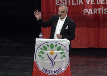 Ji arşîva Serxwebûnê heta parlamenteriyê: Doza Sırrı Sakık û nakokiyên dîrokî