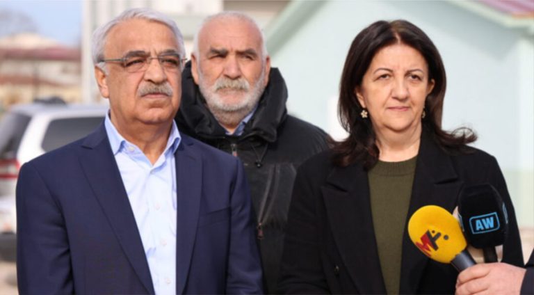 Şandeya DEM Partiyê li Enqereyê ligel Cevdet Yilmaz Civiya